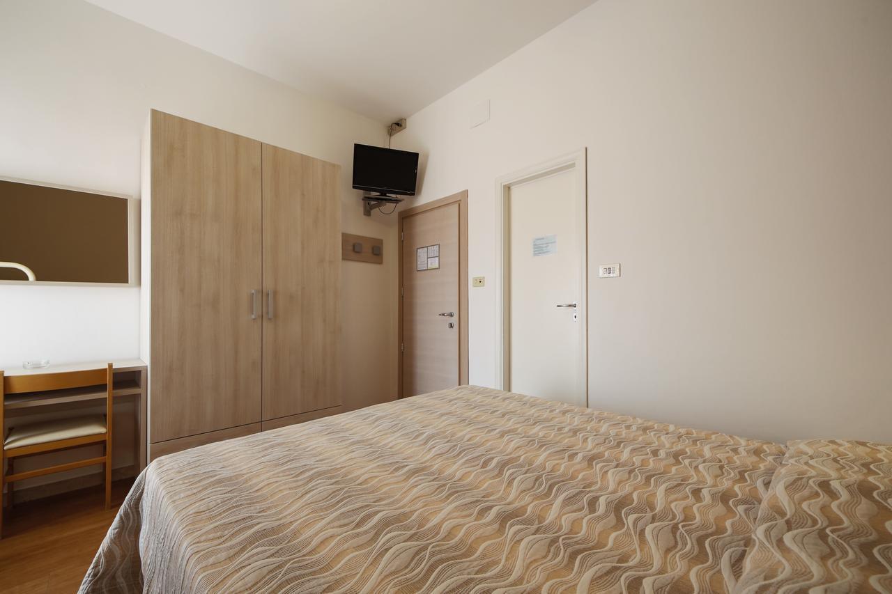 Hotel Susanna Rímini Habitación foto